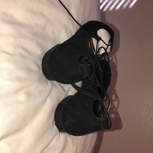 Black flats - Picture 2 of 2